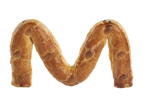 Roomboter Amandel Letter M